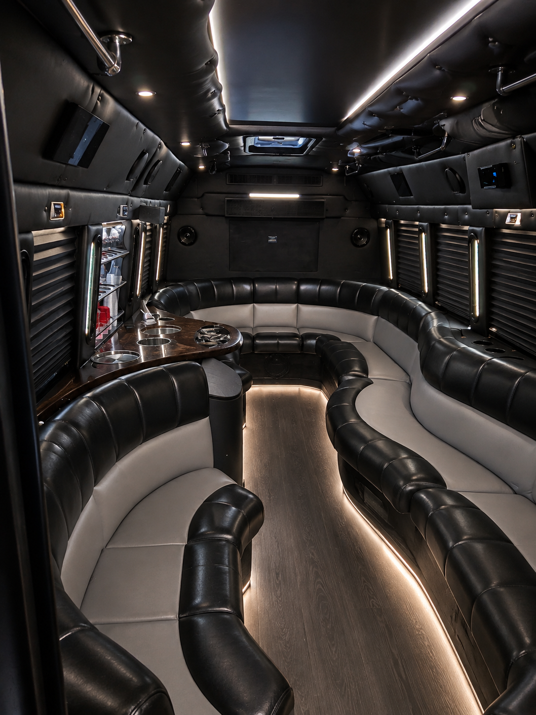 Limo Bus — Bar et banquettes